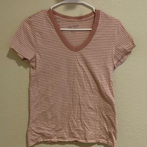 Universal threads tshirt good condition. Soft material